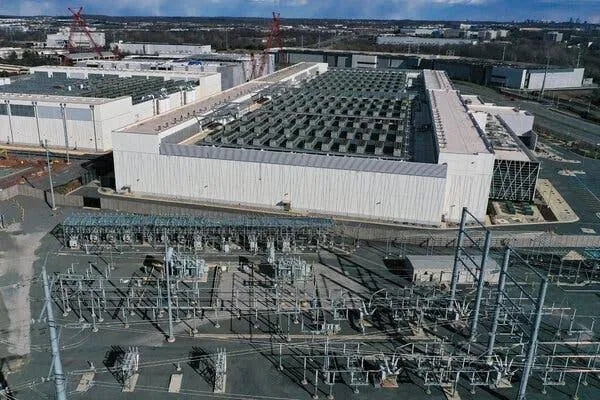 High voltage power substation